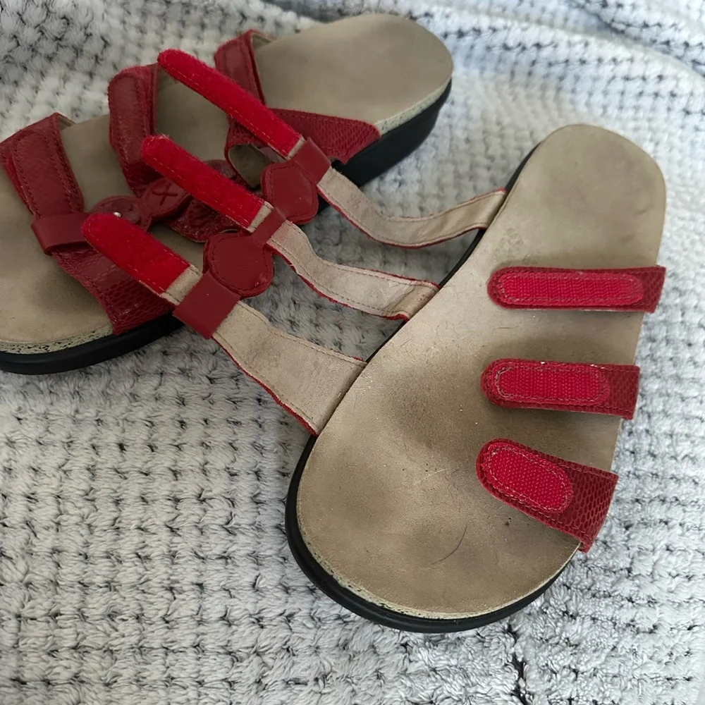 SAS Red Women's Sandals - Picture 2 of 4